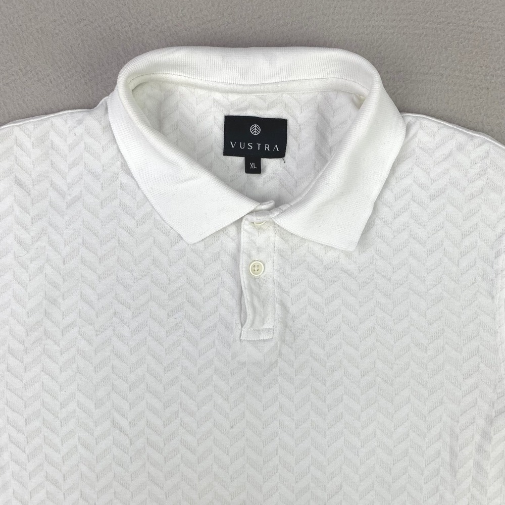 Vustra Polo Shirt‎ Mens XL White Chevron Pattern Short Sleeve Preppy Knit Golf